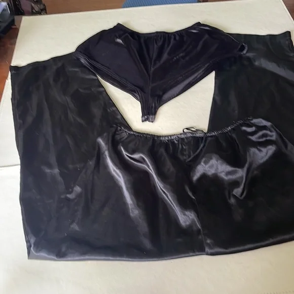 #Silk style pants and #velvet daisy dukes - Picture 2 of 9